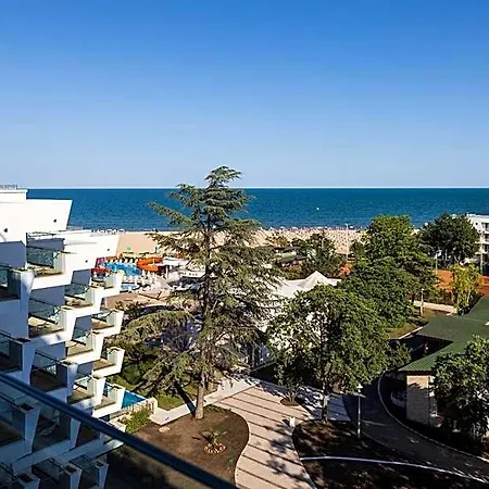Maritim Amelia كرانيفو