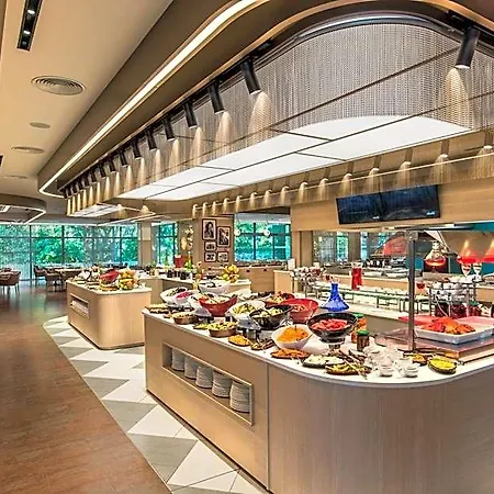 Maritim Amelia 5*