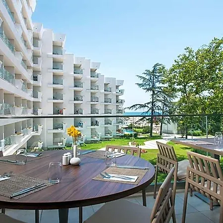 Maritim Amelia فندق 5*
